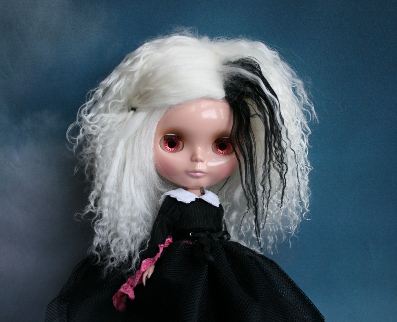 Blythe custom black streak